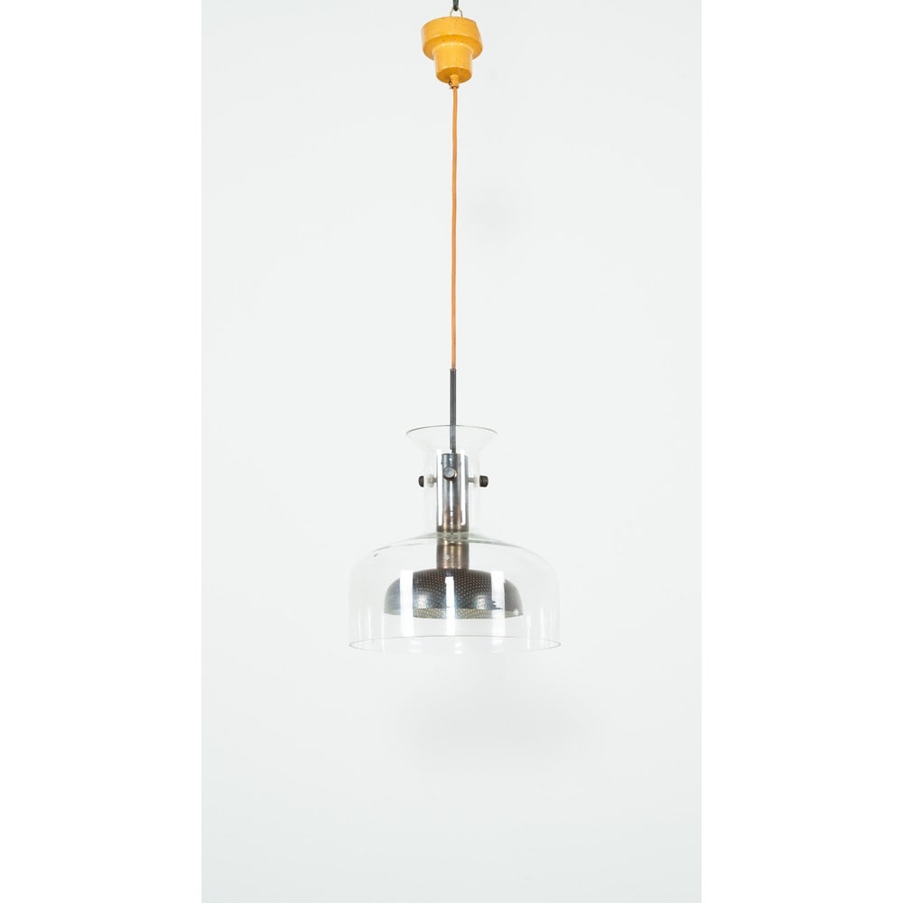 ANDER PEHRSON, Lampada a sospensione modello “Crystal”: ANDER PEHRSON Produzione Atelje Lyktan, Svezia 1970 ca. Lampada a sospensione ad una luce modello “Crystal”, struttura in metallo cromato con diffusore sagomato in vetro incolore, minuteri