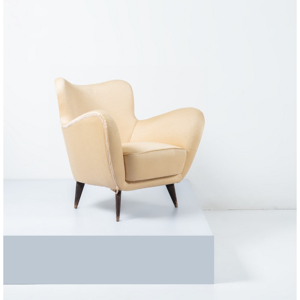 GUGLIELMO VERONESI, Poltrona modello “Perla” (1 of 1)