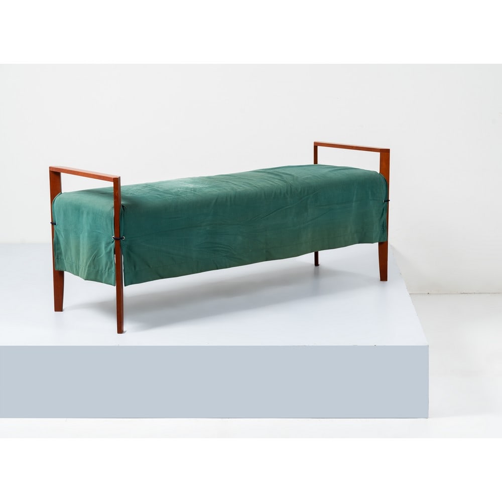 FLOU, Panca (1 of 1)