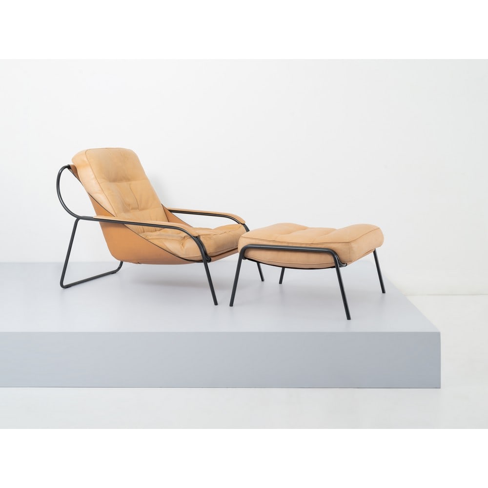 MARCO ZANUSO, Poltrona con poggiapiedi modello “Maggiolina” (1 of 1)