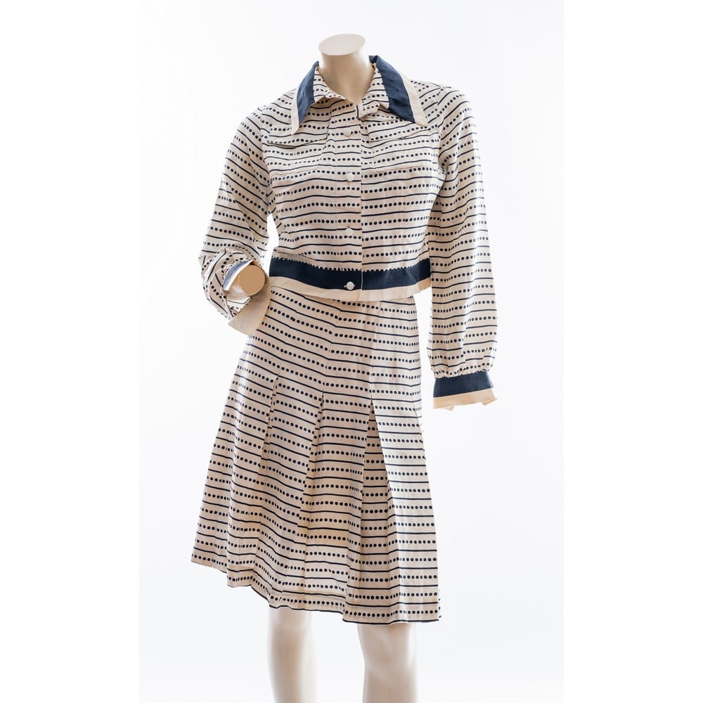 PRODUZIONE ITALIANA 1970 ca., Camicia con gonna in seta (1 of 1)