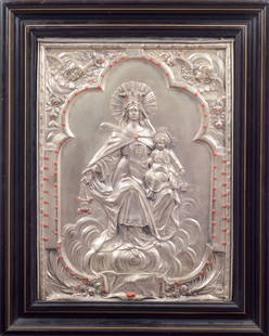 ALTORILIEVO in metallo argentato "Nuestra Senora del: ALTORILIEVO in metallo argentato "Nuestra Senora del Carmen" adornato da perline di corallo. Spagna primi '900 Misure: cm 35 x 46