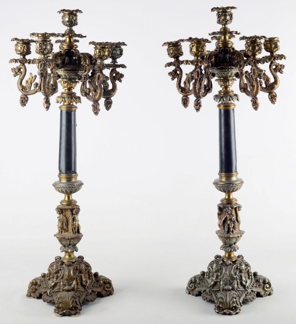 COPPIA CANDELABRI in bronzo con colonne in marmo.: COPPIA CANDELABRI in bronzo con colonne in marmo. Francia XIX secolo Misure: h cm 66