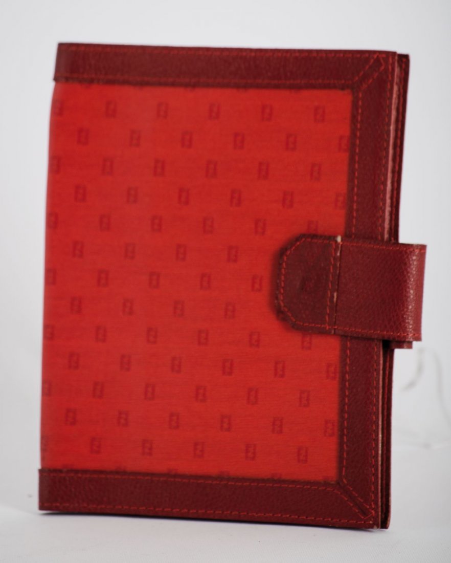 FENDI PORTA AGENDA piccola in pelle e tessuto: FENDI PORTA AGENDA piccola in pelle e tessuto plastificato. Anni '80