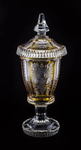 POTICHE in cristallo di Bohemia decorato. XX secolo: POTICHE in cristallo di Bohemia decorato. XX secolo Misure: h cm 40