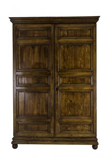 IMPONENTE ARMADIO a due ante in abete. Sicilia XIX: IMPONENTE ARMADIO a due ante in abete. Sicilia XIX secolo Misure: cm 167 x 80 x h 245,5