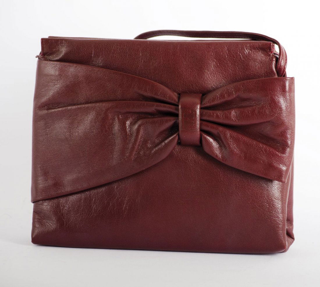 FENDI BORSA quadrata in pelle bordeaux, manico lungo.: FENDI BORSA quadrata in pelle bordeaux, manico lungo. Anni '80