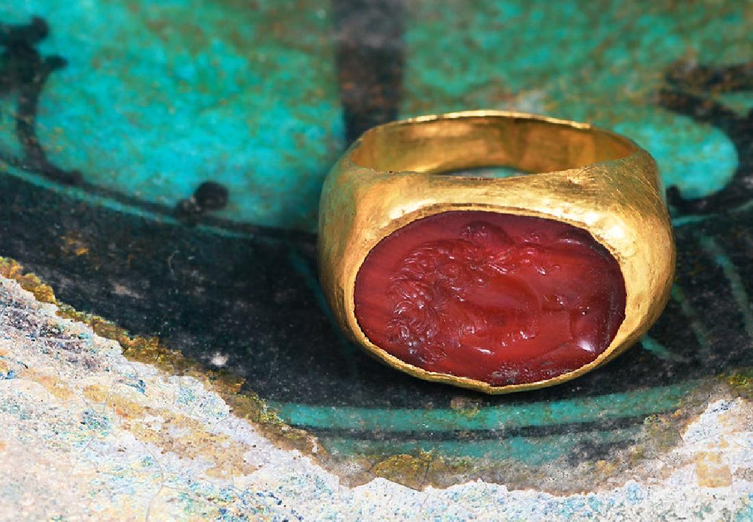 Ancient Roman Carnelian Intaglio Ring (1 of 15)