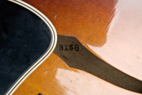 1950 Gibson S300 guitar, - 8