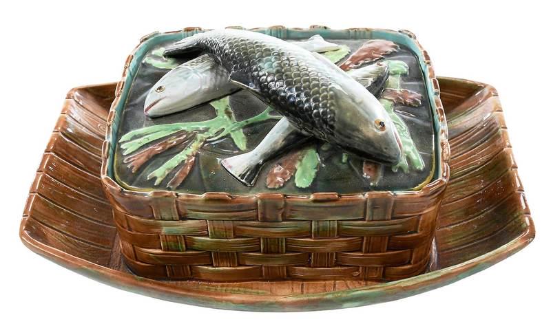 George Jones Majolica Sardine Lidded Box (1 of 5)