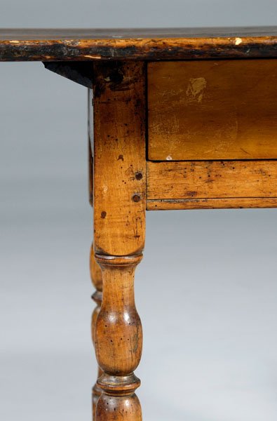 New England Queen Anne tavern table, - 2