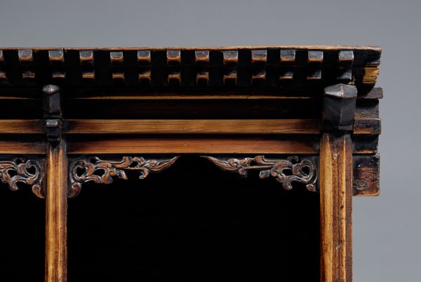 Chinese three-tier stepped shrine, - 2