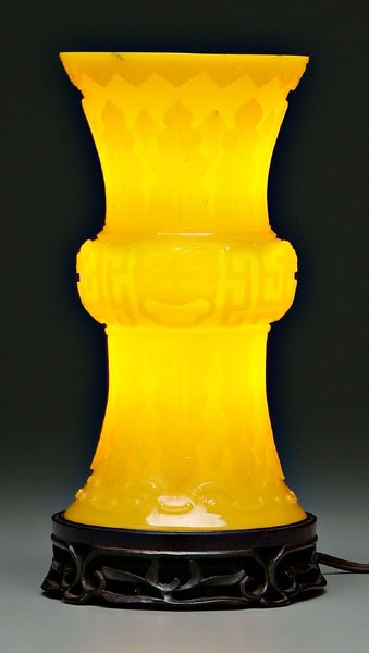 Chinese Peking glass [gu] vase,