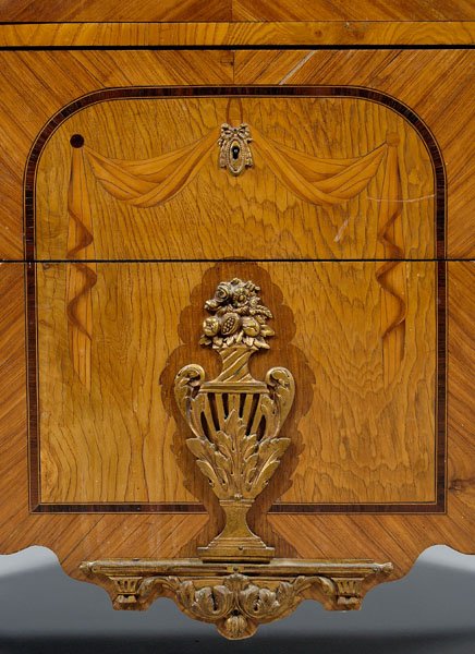 Fine Louis XV style marquetry commode, - 4