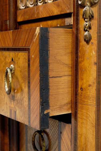 Fine Louis XV style marquetry commode, - 5