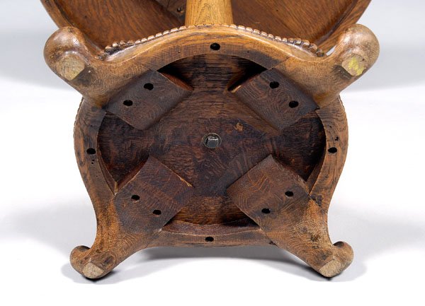 Victorian oak pedestal table, - 4