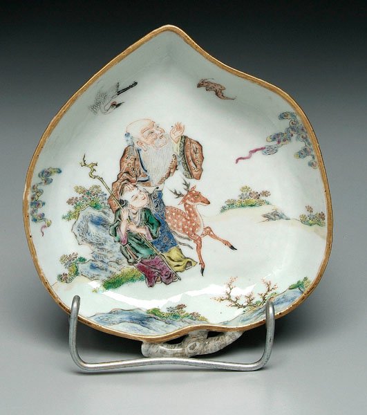 Four pieces Chinese porcelain: - 2