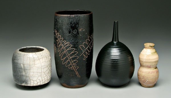 Four pieces Japanese pottery