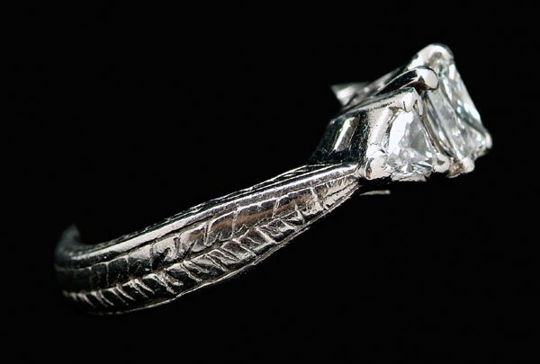 Diamond engagement ring, - 2