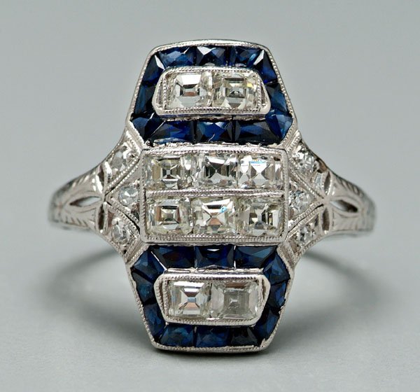 Lady's vintage diamond, platinum ring,