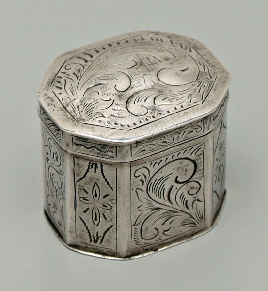 Six pieces silver hollowware - 2