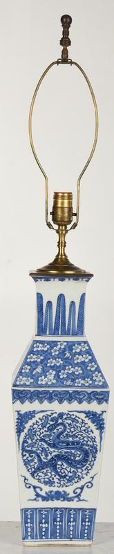 Fine Chinese Blue and White Porcelain Vase (1 of 8)