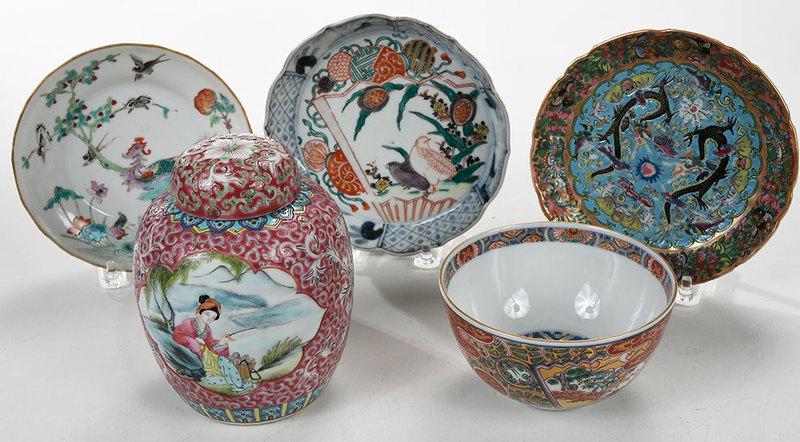 Five Pieces Enamel Decorated Chinese Porcelain (1 of 14)