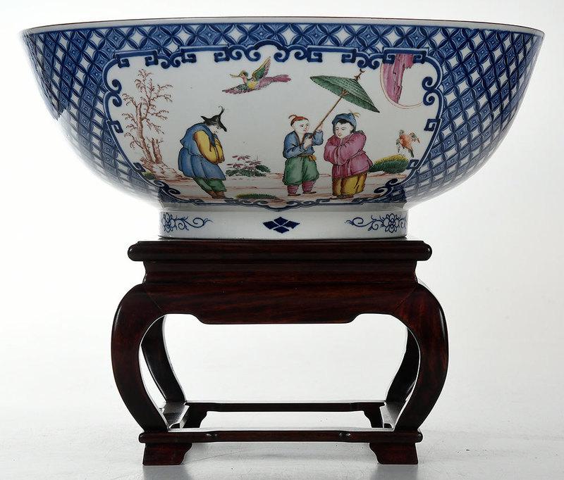 Large Chinese Export 'Mandarin' Punch Bowl (1 of 14)