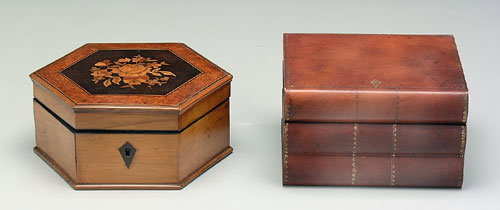Six-sided inlaid wooden box, top with flo