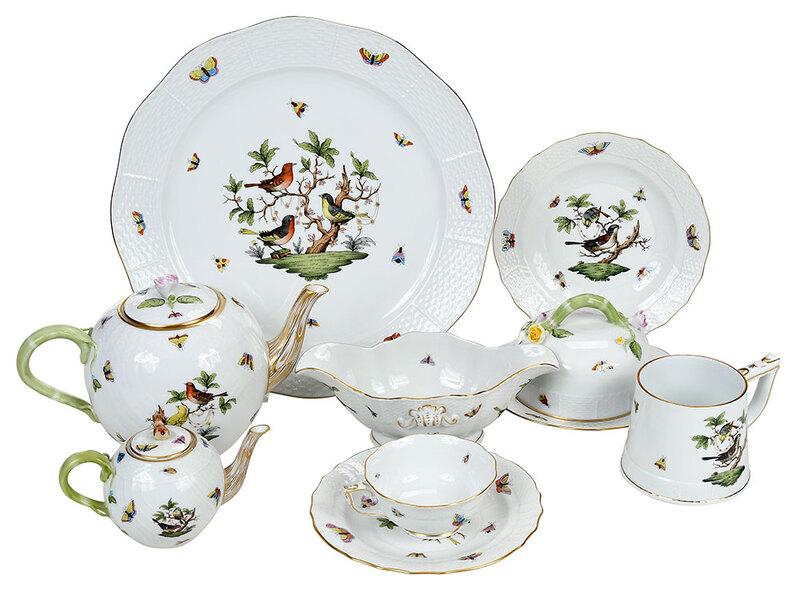 113 Piece Herend Rothschild Bird Service: Hungarian, 20th century, all hand painted with birds and insects, gilt scalloped edge, including 17 dinner plates, 10-1/4 in.; 18 salad plates, 7-1/2 in.; 12 bread and butter plates, 6-1/8 in.; one de