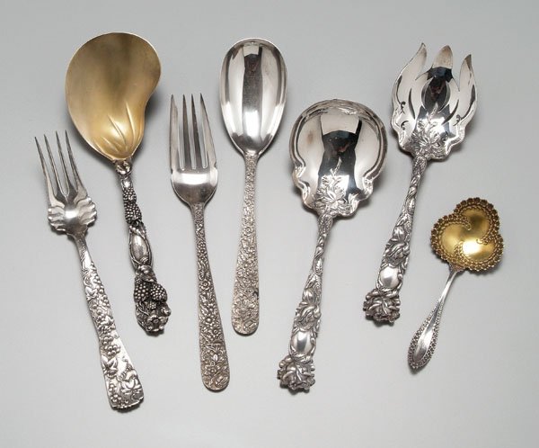 Seven sterling serving pieces: