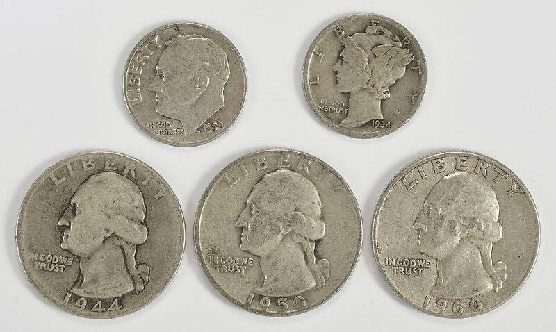 Group of Silver Quarters and Dimes: over 570 quarters, mostly Washington design; over 70 dimes, mostly Roosevelt designÿ - Provenance: A Virginia Collector