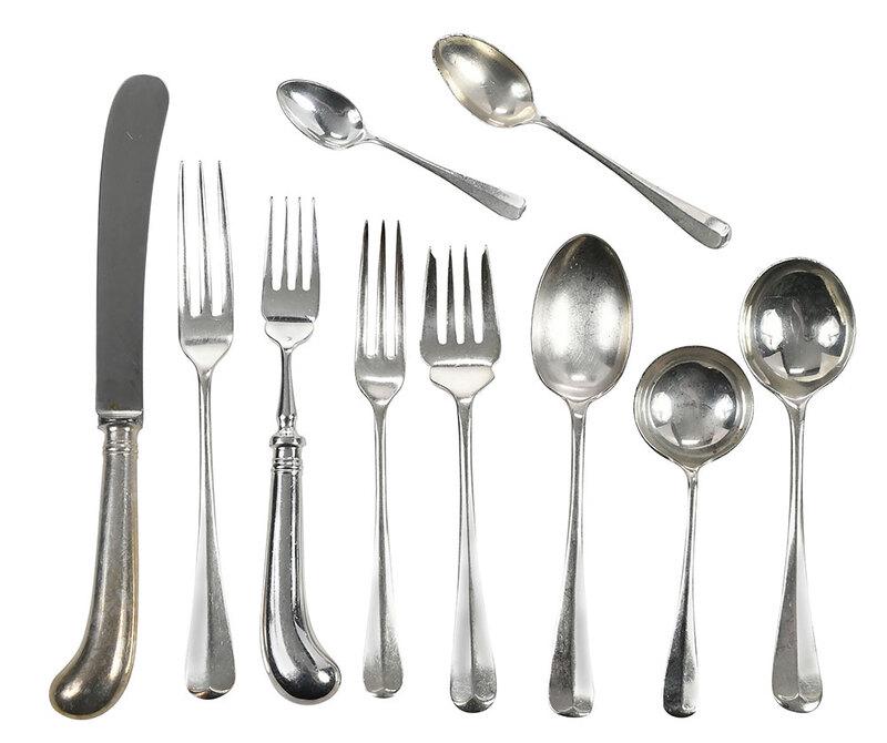 310 Pieces Queen Pattern Silver Plate Flatware (1 of 7)