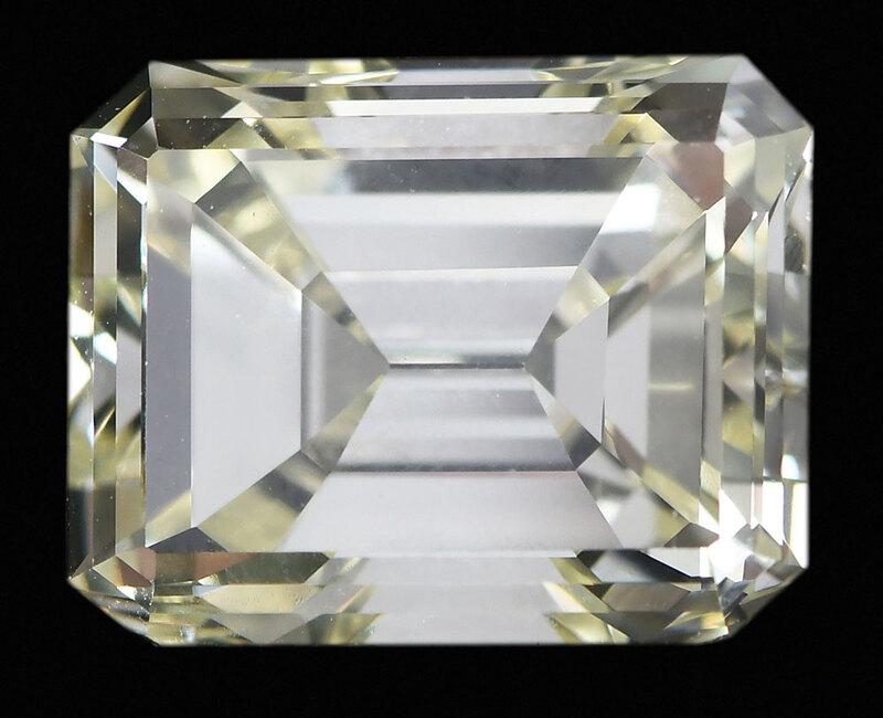 6.27ct. Fancy Light Yellow Diamond (1 of 18)