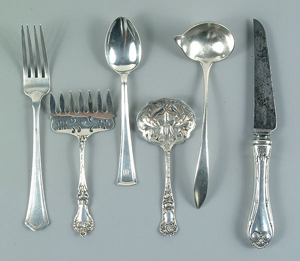 27 pieces sterling silver flatware: