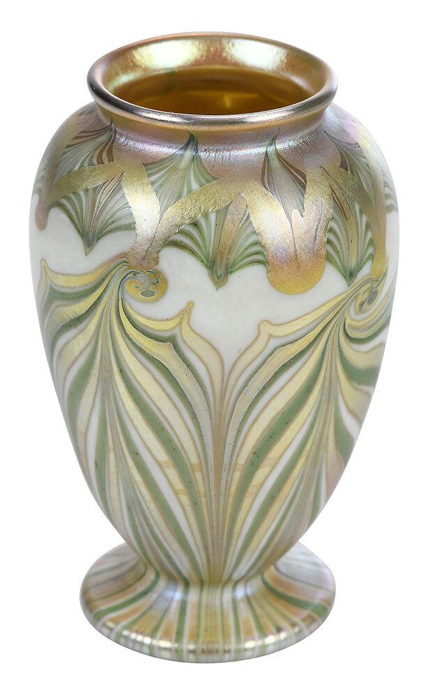 Quezal Pulled Feather Art Glass Cabinet Vase (1 of 7)
