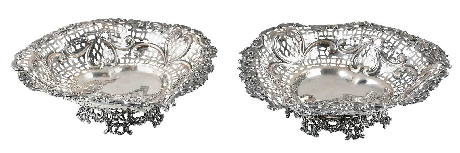 Two Cased Matching English Silver Bowls (1 of 10)