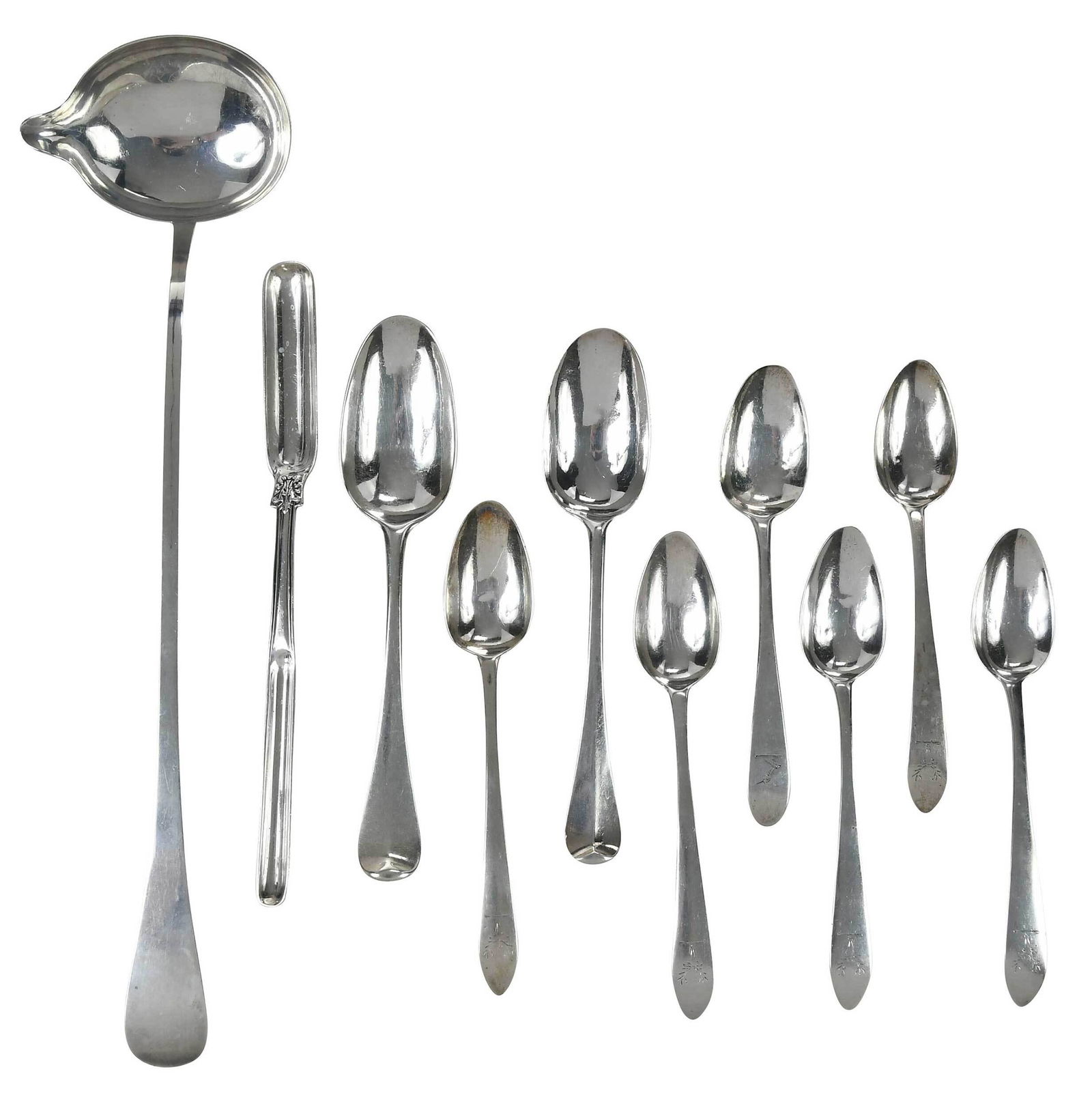 Twelve Pieces English Silver Flatware (1 of 7)