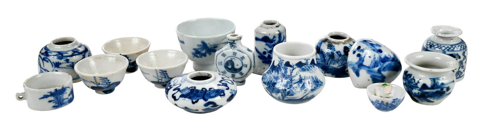 15 Pieces of Small Chinese Blue and White Porcelain (1 of 10)