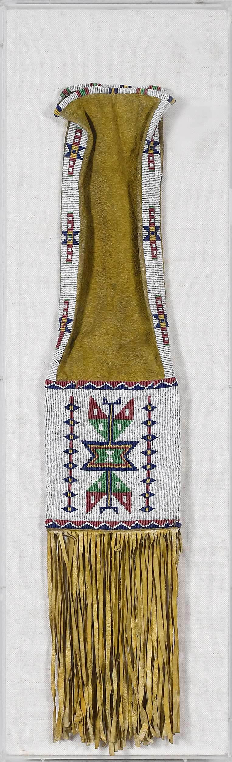 Plains Beaded Hide Pipe Bag (1 of 4)