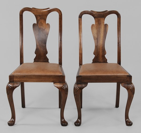 Pair Queen Anne Style Mahogany Side: Chairs 20th century, solid splat and shell-carved knees, 38-1/2 x 21-1/2 x 21 in.,