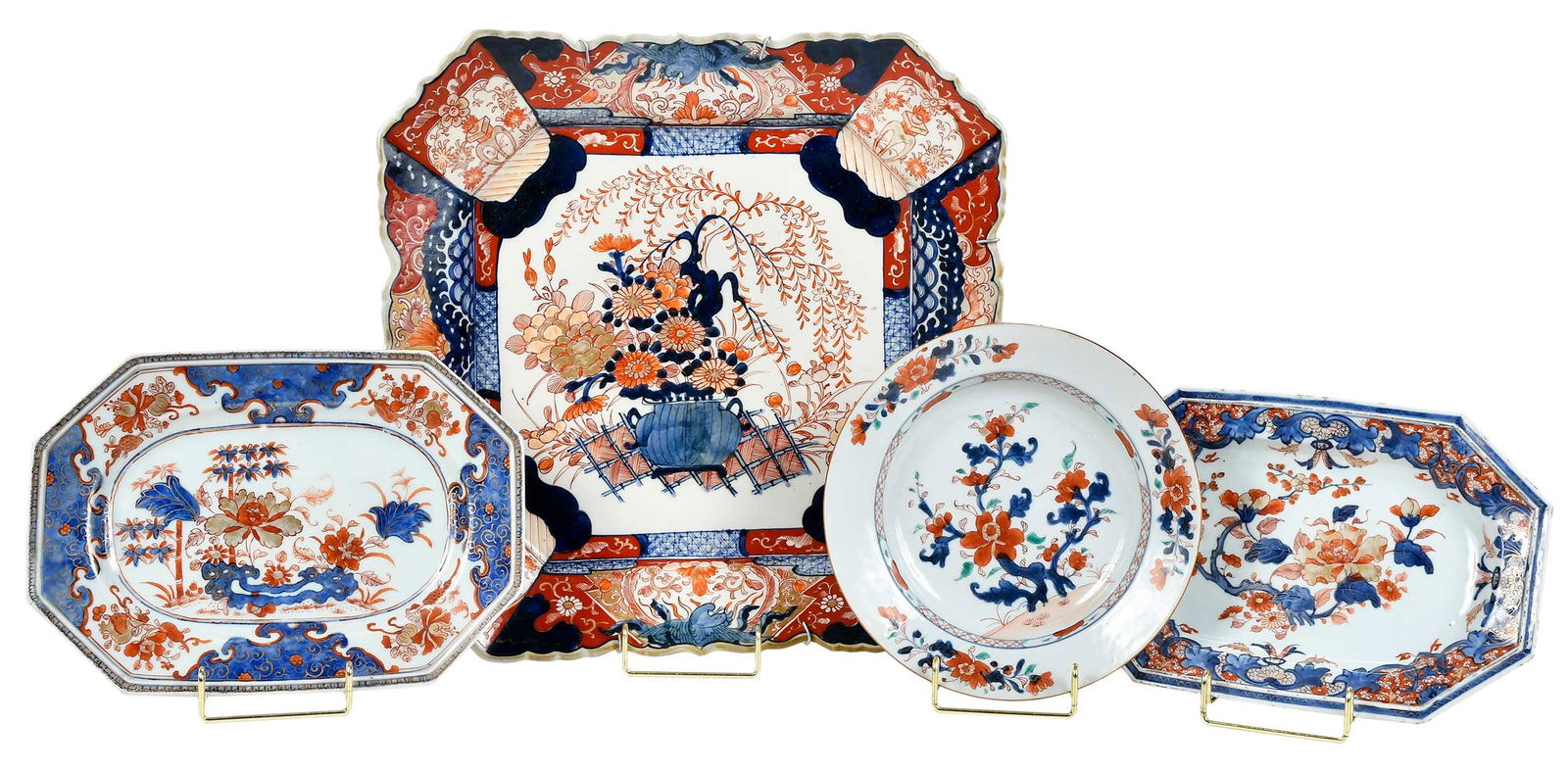 Four Chinese Export Porcelain Dishes in the Imari Palette (1 of 10)
