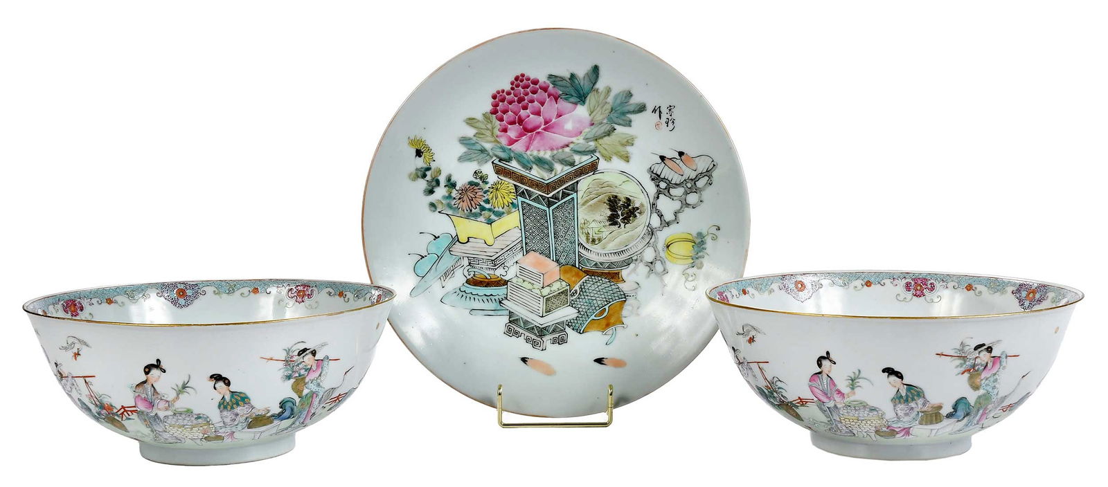 Pair of Chinese Enameled Porcelain Bowls and Plate (1 of 15)