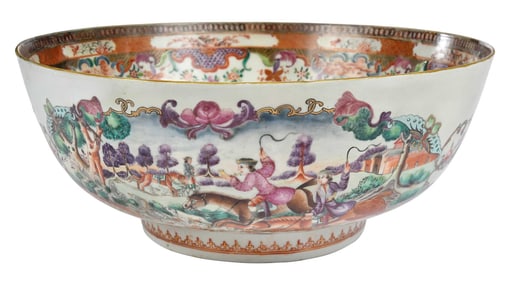 Chinese Export Porcelain Hunt Bowl