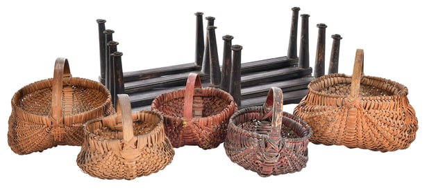 13 Small Woven Buttocks Baskets with Accordion Wall Rack