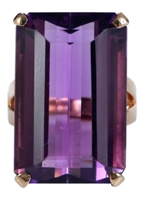 14kt. Solitaire Amethyst Fashion Ring