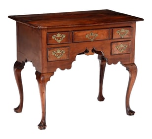 Fine Delaware Valley Queen Anne Walnut Dressing Table, ex. Bill DuPont