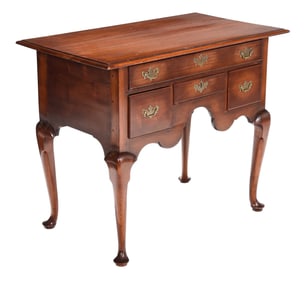 Unusual American Queen Anne Walnut Dressing Table