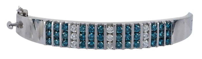 14kt. White and Blue Diamond Hinged Bangle Bracelet
