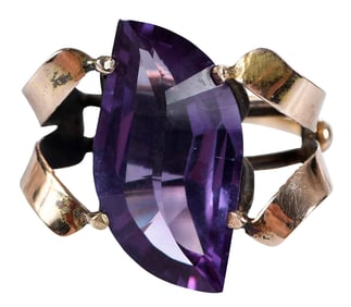 14kt. Synthetic Gemstone Ring